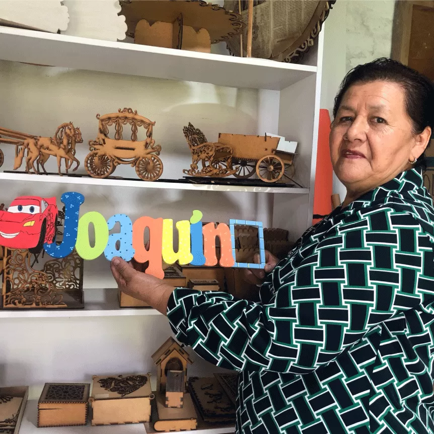Yolita emprende con maquinas de corte y grabado laser CNC