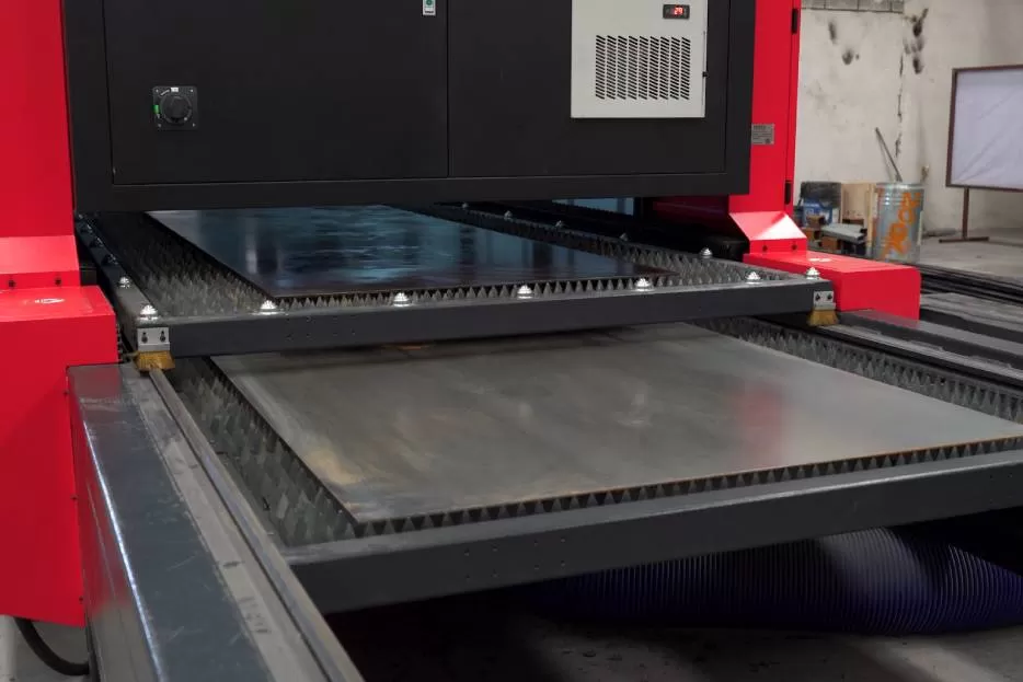 maquina-de-corte-laser-industrial