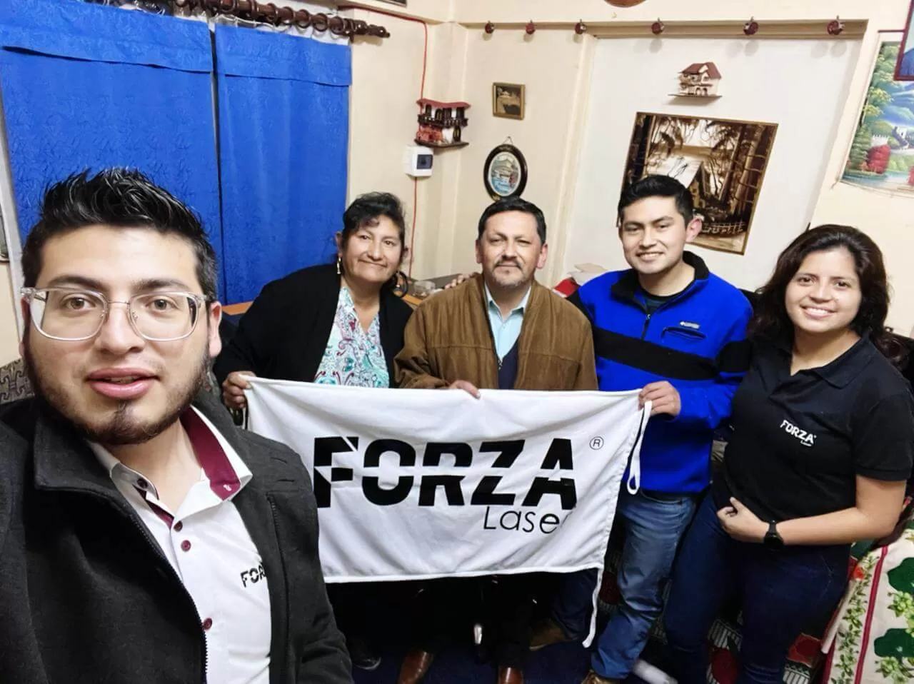 FORZA en el Extranjero